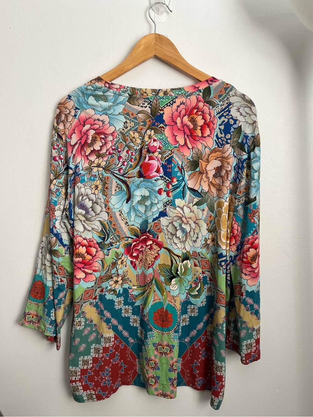 JOHNNY WAS PRISMA V-NECK KIMONO SLEEVE TUNIC - Picture 7 of 12